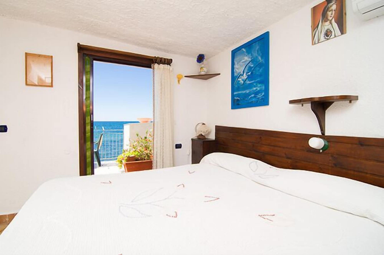 Bedroom 4, Pensione Zio Attilio, Salerno