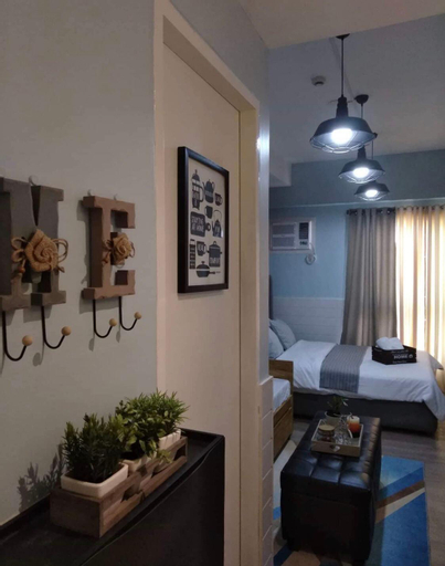 Rustic Rental w/Netflix Vinia Residence Trinoma Qc, Quezon City