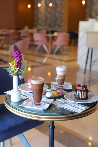 Food & Drinks, Birun Ada Hotel, Adalar