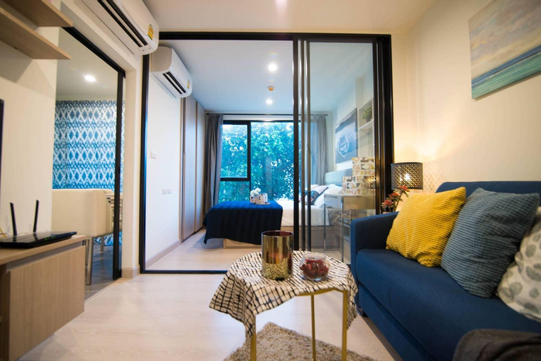 Exquisite Art and One-Bedroom Apartment, Khlong Toey