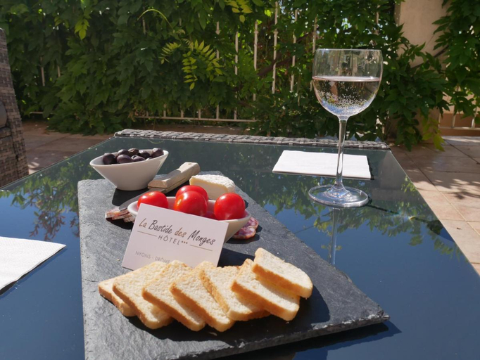 Food & Drinks 2, Logis Hôtel la Bastide des Monges, Drôme