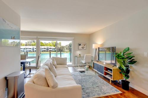 Urban Flat Apartments @ Foster City, San Mateo