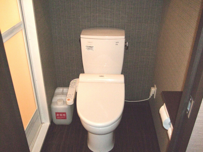 Bathroom 19