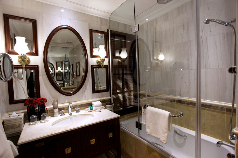 Bathroom 9