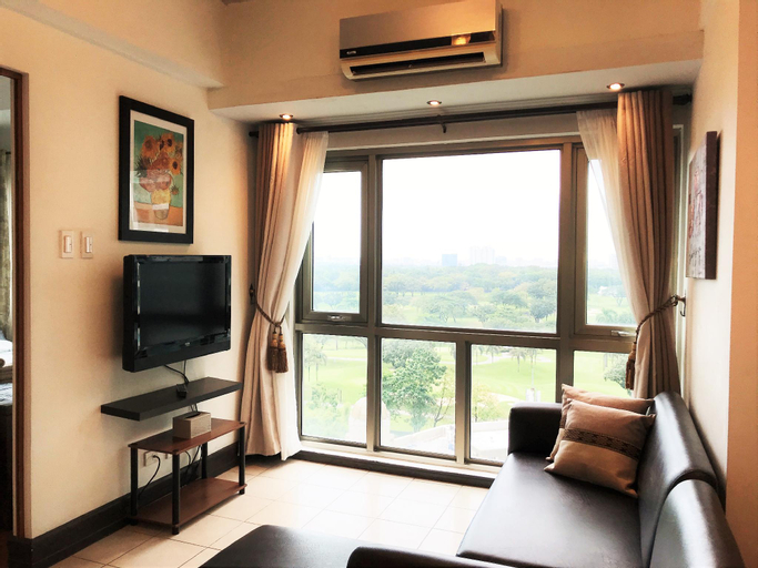 LuxFlats|Luxury BGC Suite, Serene Sunset Golf View, Makati City