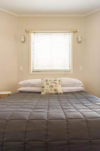 Bedroom 3, Snells Beach Motel, Rodney