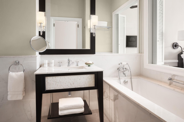 Bathroom 10