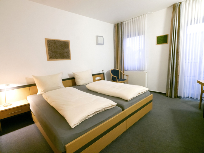 Bedroom 4, Hotel Am Stadtpark, Schwalm-Eder-Kreis