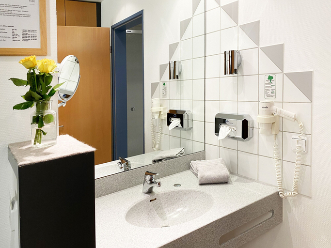 Bathroom 5, Hotel Am Stadtpark, Schwalm-Eder-Kreis