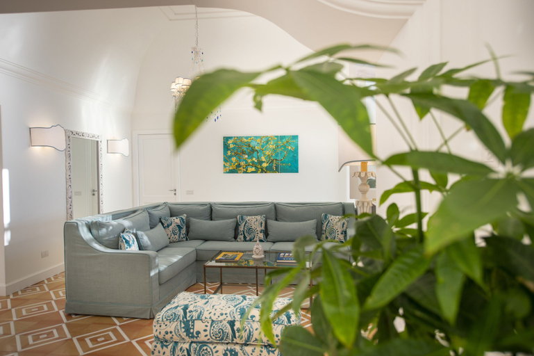 Public Area 5, Villa Milu, Salerno