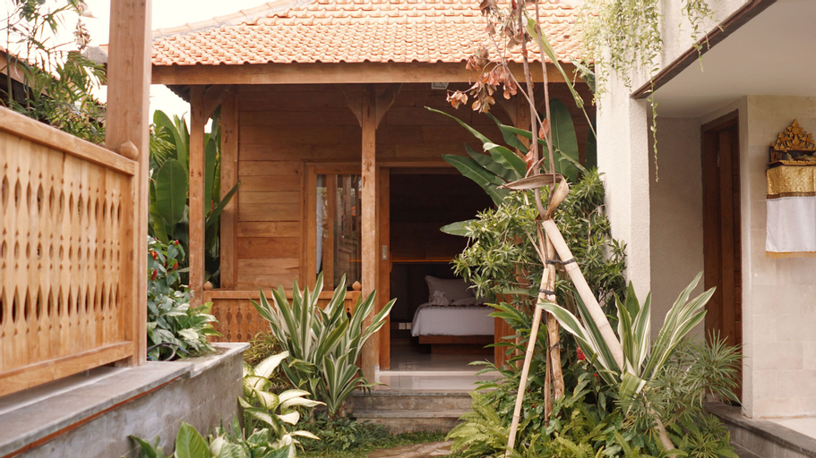 Exterior 12