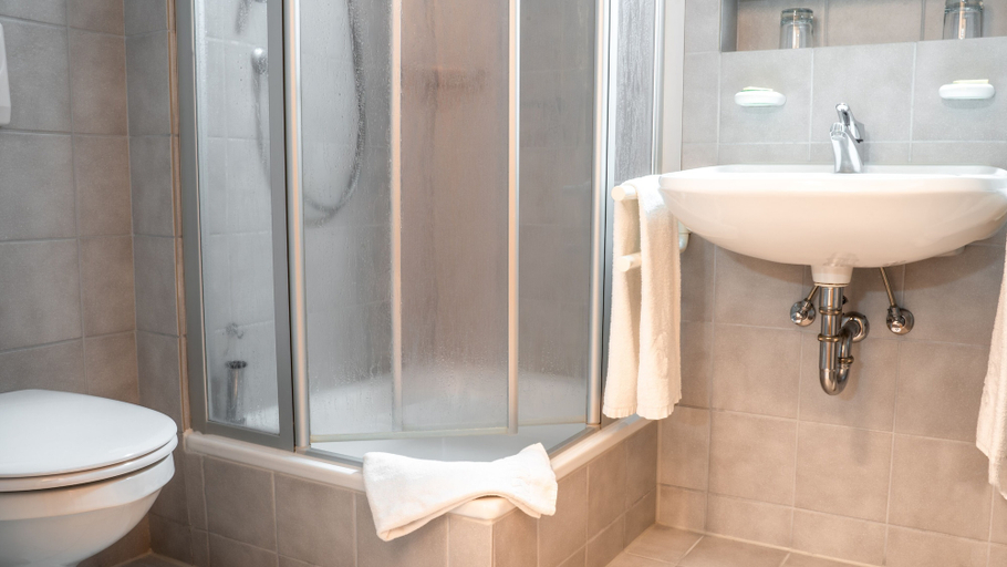 Bathroom 4, ARBERLAND Tagungshaus , Regen