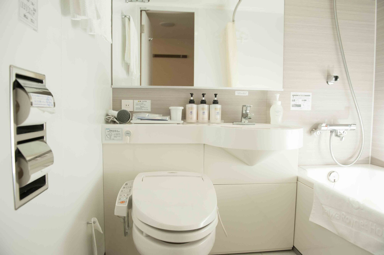 Bathroom 12
