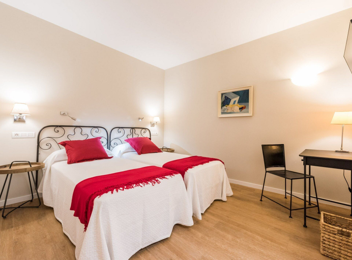 Bedroom 2, Plaza Opera Home, Madrid