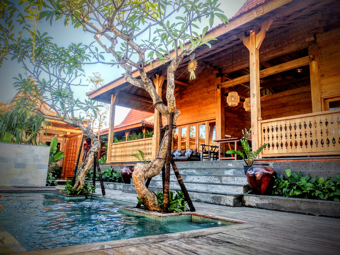 Exterior 1