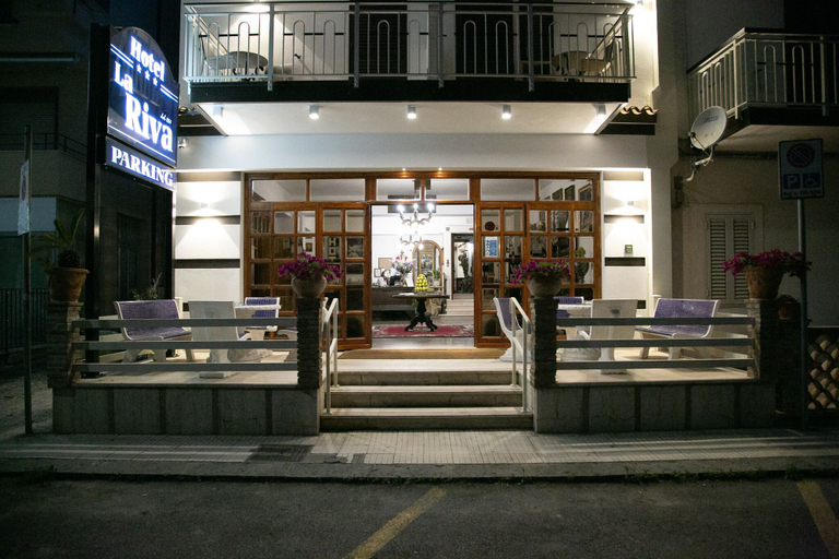 Exterior & Views 2, La Riva, Messina