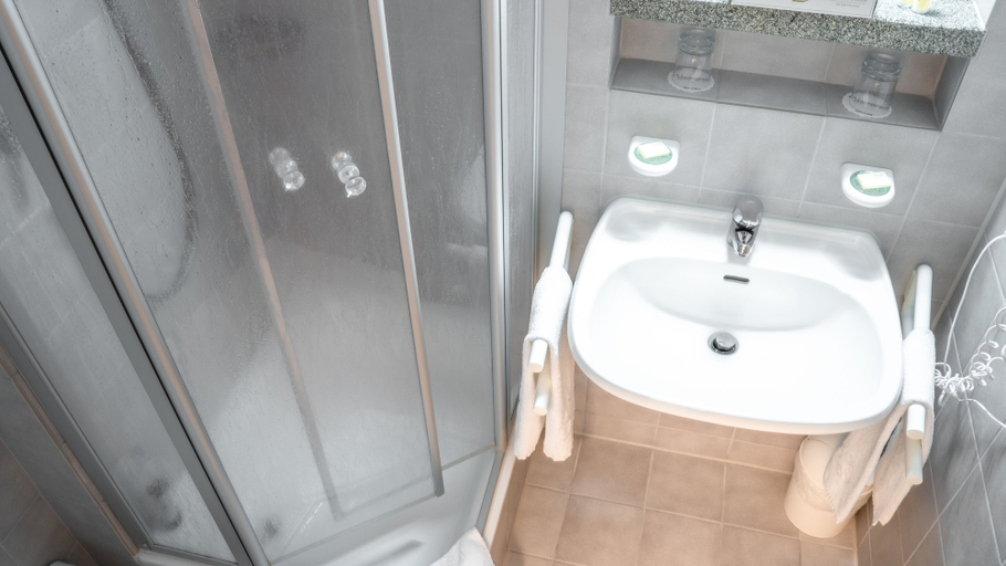 Bathroom 4, ARBERLAND Tagungshaus , Regen