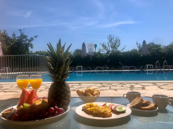 Food & Drinks