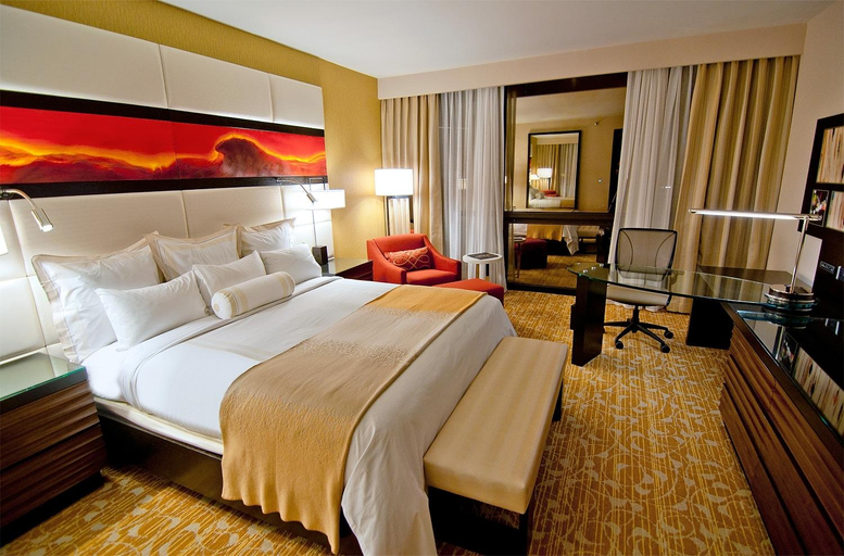 Bedroom 3, The LA Grand Hotel Downtown, Los Angeles