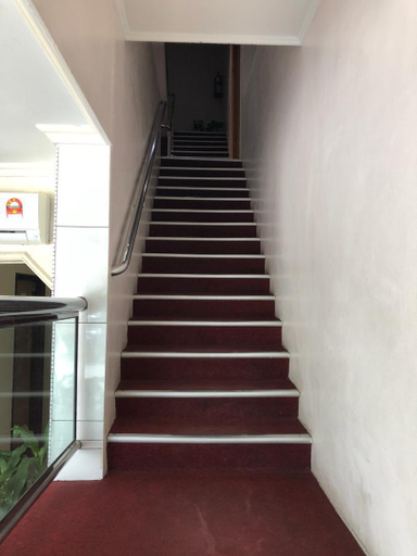Others 3, Hotel Perdana, Lawas