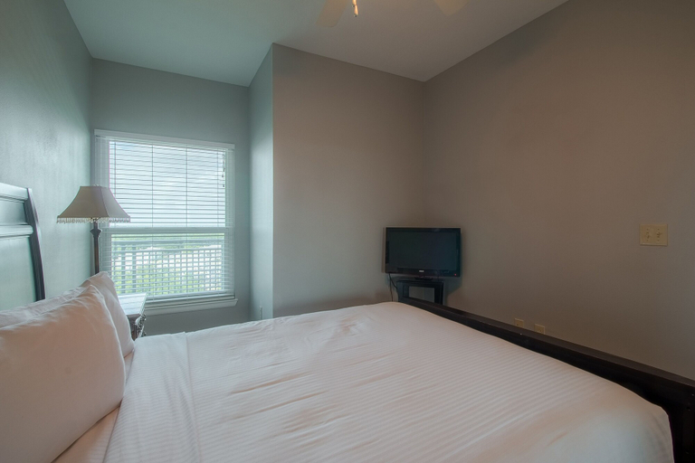 Bedroom 4, Legacy I 1205, Harrison