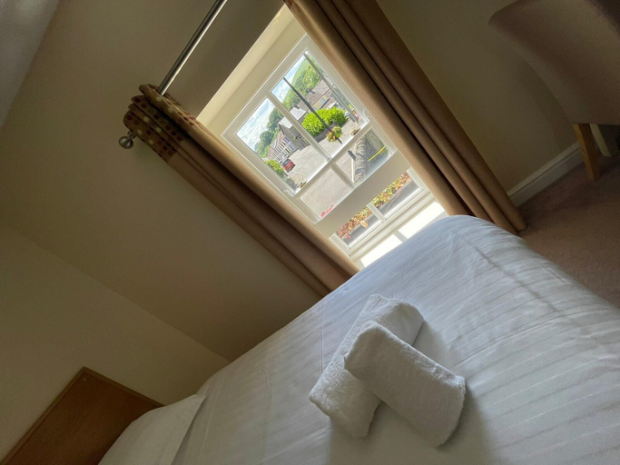 Others 5, The Bedlinog Inn , Merthyr Tydfil