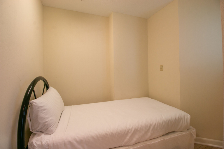 Bedroom 4, Legacy I 1206, Harrison