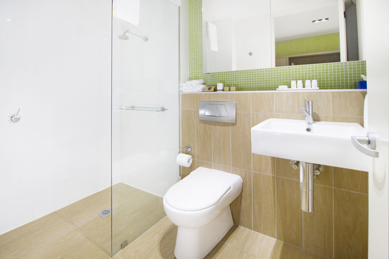 Bathroom 26
