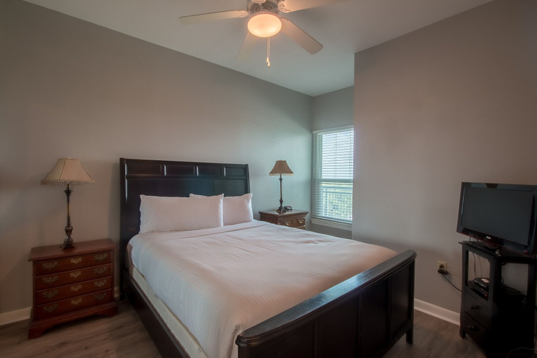 Bedroom 2, Legacy I 1205, Harrison