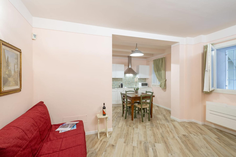 Charming apartment in Lastra a Signa with included parking, Florence