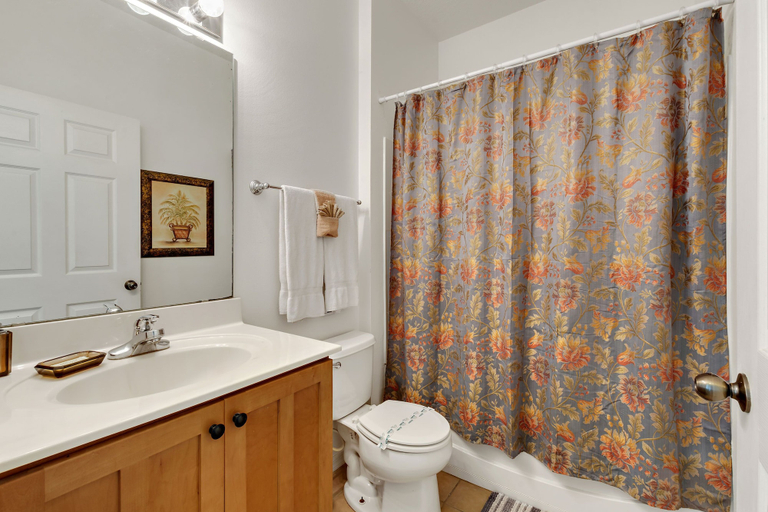 Bathroom 5, Sunrise Lakes by Shine Villas, Lake
