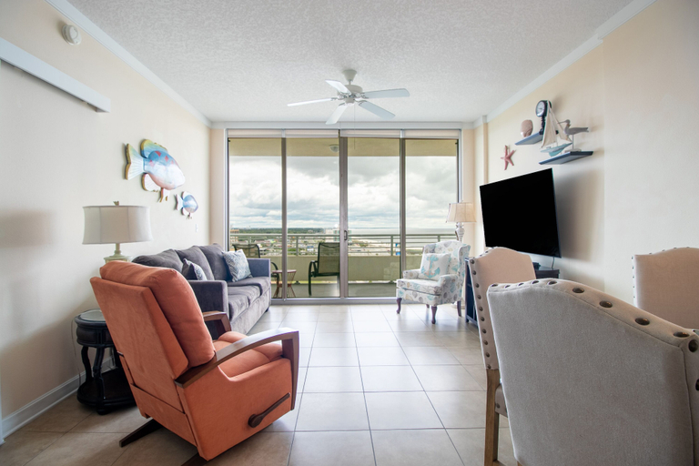 Public Area 5, Ocean Club 1006, Harrison