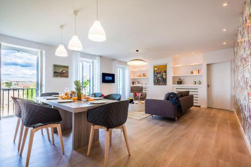 PERSPECTIVE KEYWEEK Beachfront Apartment with Parking Biarritz Center, Pyrénées-Atlantiques