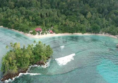 Nusa Nalan Beach Resort, Maluku Tengah