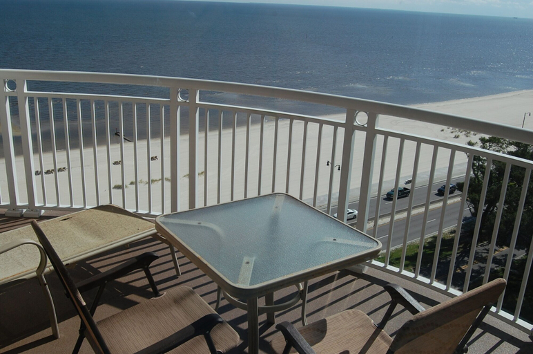 Exterior & Views 1, Legacy II 1106, Harrison