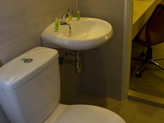 Bathroom, Hotel Zamburger Bukit Segar (Previously Home Inn Bukit Segar), Hulu Langat
