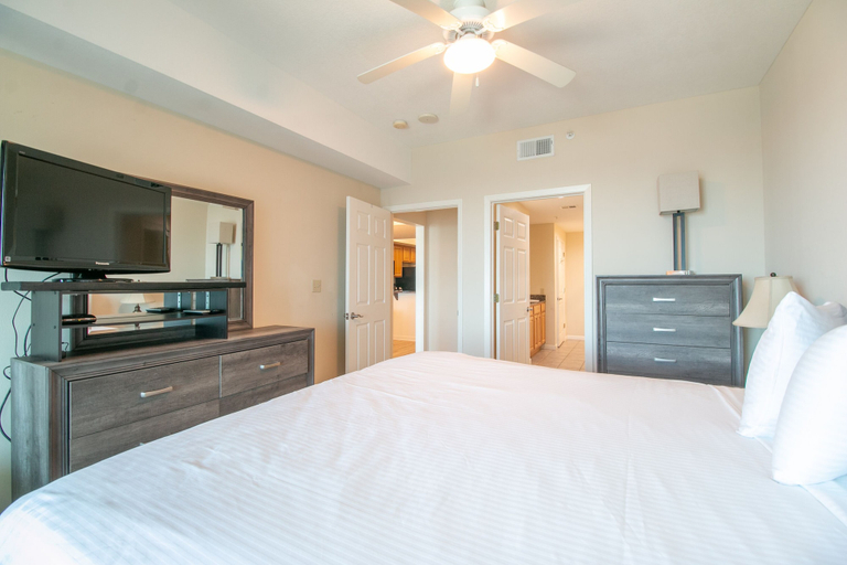 Bedroom 5, Legacy I 1206, Harrison