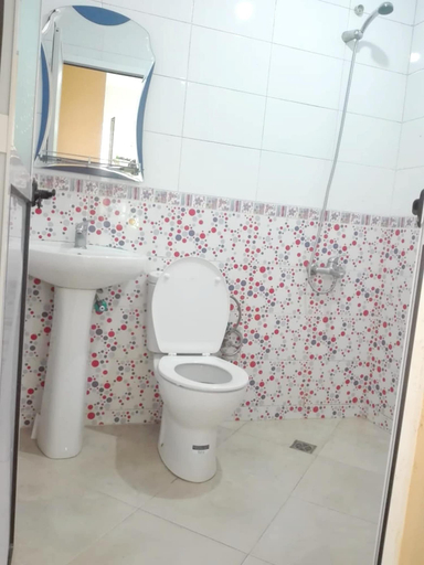 Bathroom, Modern Apartment in Martil with City View - 62m², Tétouan