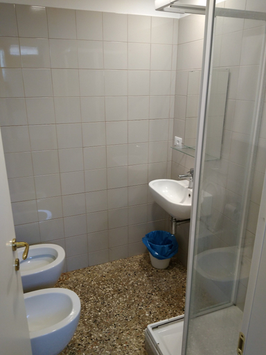 Bathroom 5, Ostello S. Fosca - CPU Venice Hostels, Venezia