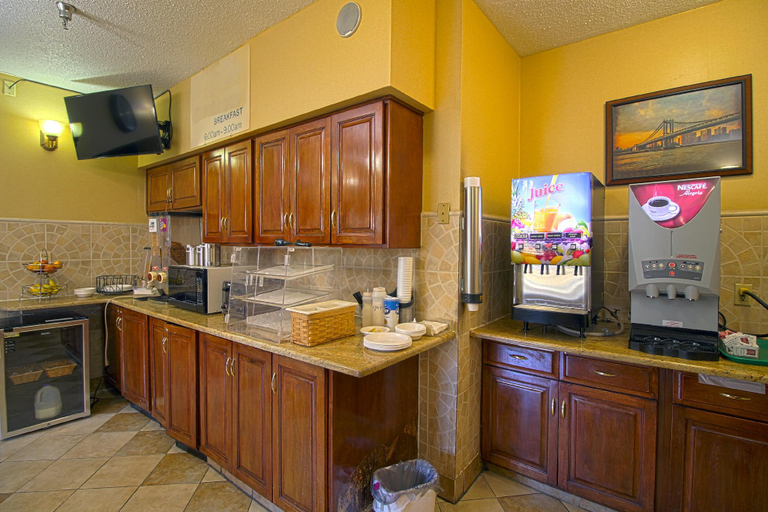 Others 4, Geneva Motel Inn, Kane