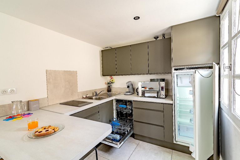 Others 5, Apartment Historical Center Place Crillon L2, Vaucluse