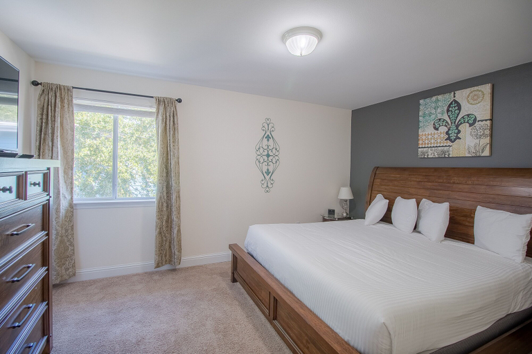 Bedroom 3, Oak Shores 129, Harrison