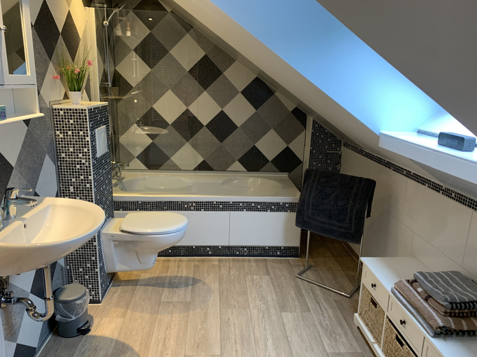Bathroom 5, Ferienwohnung Siebenlehn Am Romanus Bad, Mittelsachsen