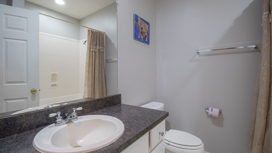 Bathroom 4, Legacy Villa 202, Harrison