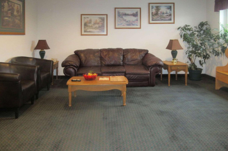 Public Area, Econo Lodge, Chippewa