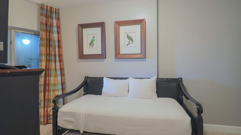 Bedroom 5, Sea Breeze 907, Harrison