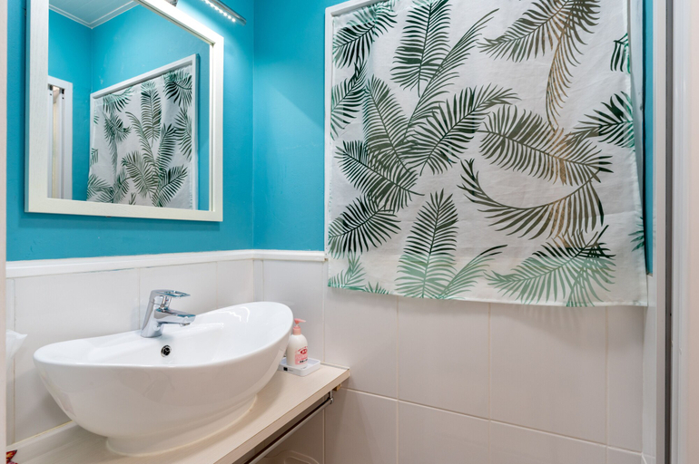 Bathroom 3, Warayunso Port city May Marine blue, Naha