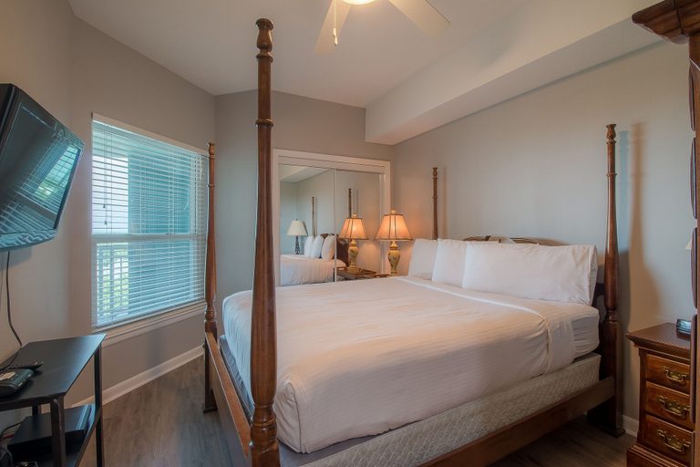 Bedroom 3, Legacy I 1205, Harrison
