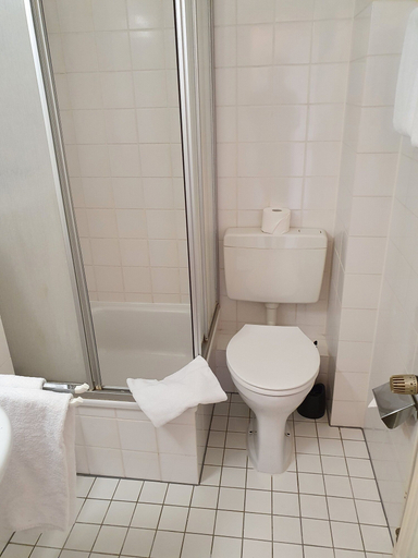 Bathroom 4, Hotel Casino im Park, Wesel