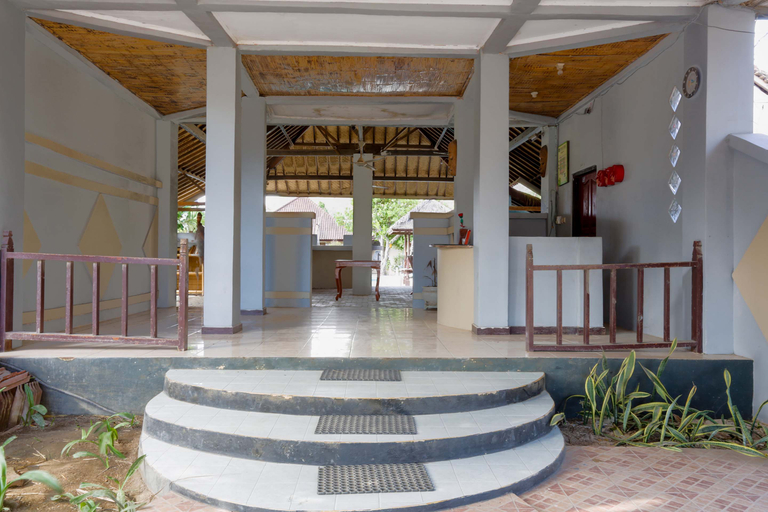 Public Area 1, Oyo 1651 Purnama Beach Hotel, Lombok